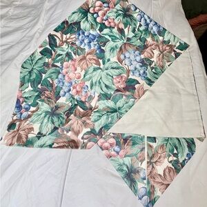 Ambiance Fabric Park‎ Avenue Table Runner Grape Vine Design Fabric Decor Vintage